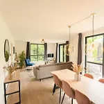 Goldenescape 6p Vip Met Royale Tuin En Hottub بيت للعطل