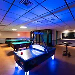 بيت للعطل Goldenescape 6p Vip Met Royale Tuin En Hottub