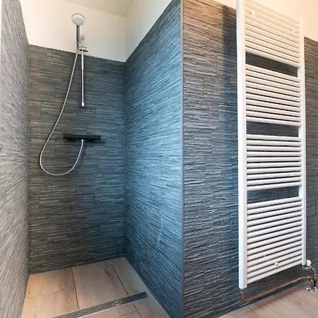 Goldenescape 6p Vip Met Royale Tuin En Hottub *