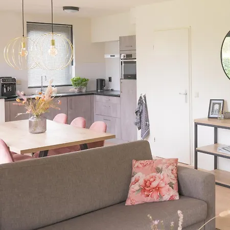 Ferienhaus Goldenescape 6p Vrijstaand Met Royale Tuin En Hottub *