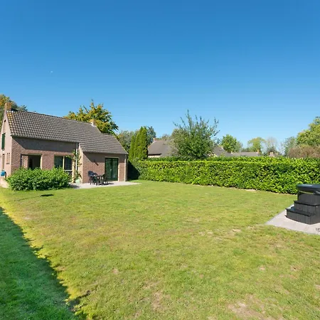 6p Vrijstaand Met Royale Tuin En Hottub Holiday home Ewijk