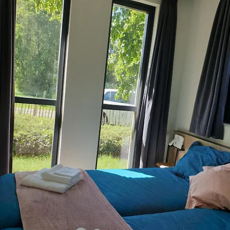 6p Vrijstaand Met Royale Tuin En Hottub Ewijk