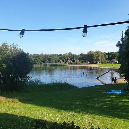 6p Vrijstaand Met Royale Tuin En Hottub Holiday home *