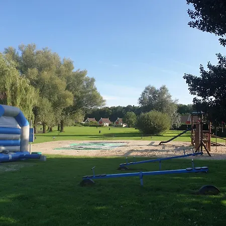 Holiday home 6p Vrijstaand Met Royale Tuin En Hottub Ewijk