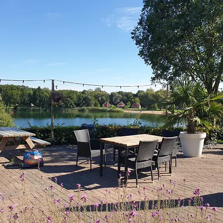 6p Vrijstaand Met Royale Tuin En Hottub
