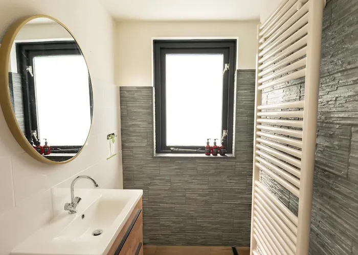 Holiday home Goldenescape 6P Vip Cottage Met Royale Tuin En Hottub Ewijk