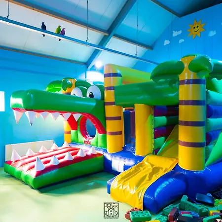 Goldenescape 6p Vrijstaand Met Royale Tuin En Hottub 度假居